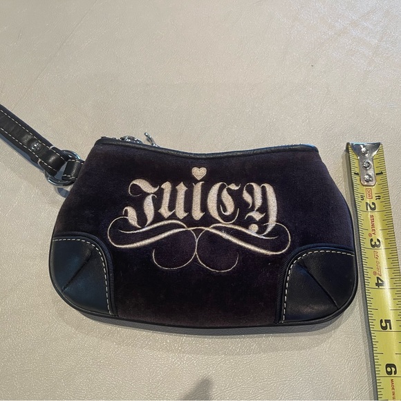 Juicy Couture wristlet purse. Phone, keys, and credit card. Grab and go! - Picture 3 of 5